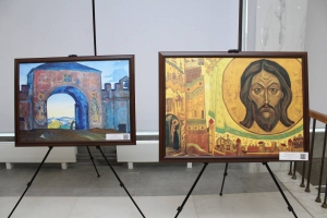 Выставка факсимильных полотен Николая Рериха открылась в мэрии Петрозаводска (до 18 мая)