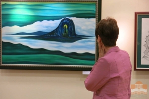 В Петрозаводске открылась выставка Андрея Соболева «Жемчуг исканий»
