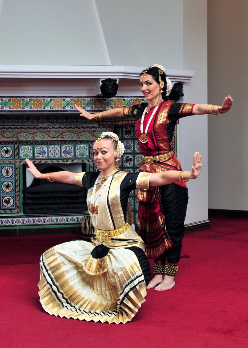 В Музее-институте семьи Рерихов прошел уникальный концерт классической индийской музыки и танцев в исполнении артистов из Индии