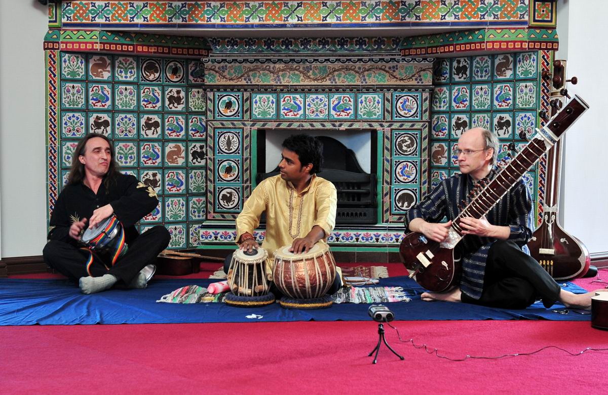 7 и 8 мая в Санкт-Петербургском государственном Музее-институте семьи Рерихов прошли концерты индийской музыки в рамках первого этапа IV Фестиваля «Ситар в Петербурге»